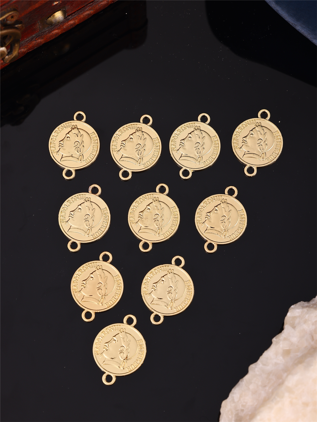 Coin-Shaped DIY Women's Robe A - Vintage Tech Accessories avis et prix