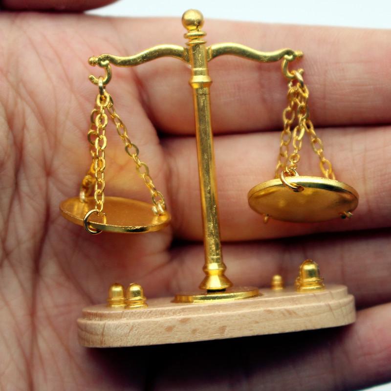 1:12 Dollhouse Vintage Balance - Vintage Tech Accessories avis et prix