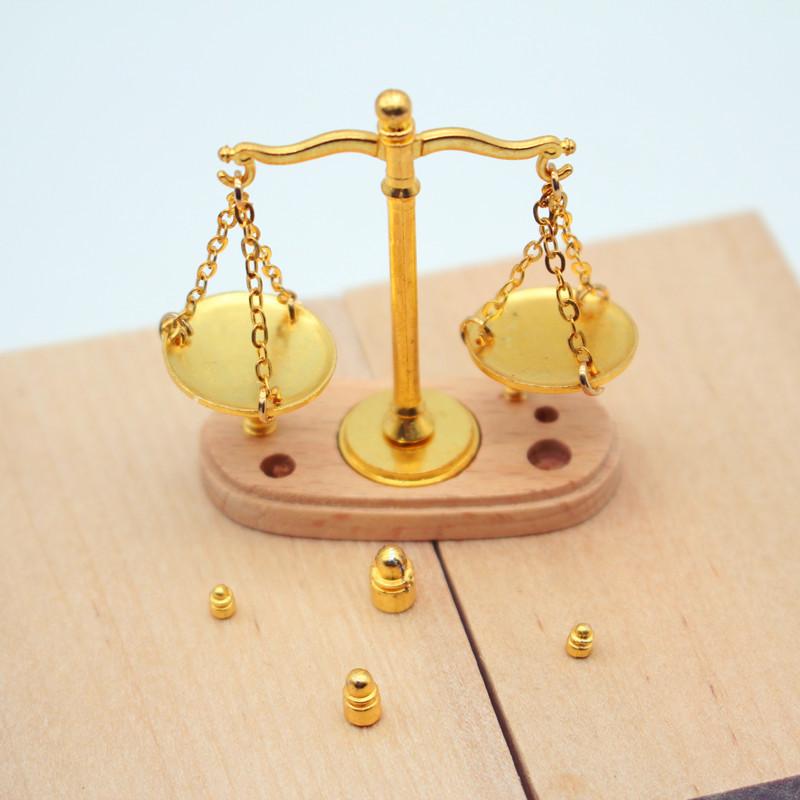1:12 Dollhouse Vintage Balance - Vintage Tech Accessories avis et prix