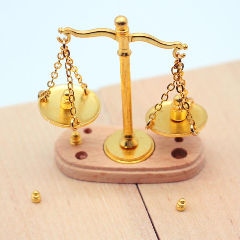 1:12 Dollhouse Vintage Balance - Vintage Tech Accessories avis et prix