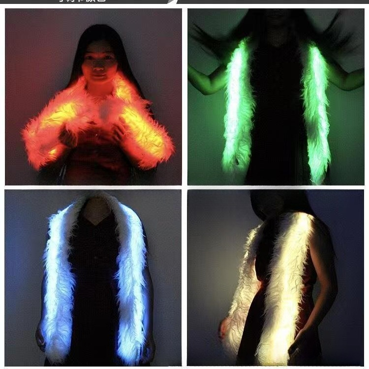 Glow The Dark LED Scarf Fluffy - Tech Accessories For Christmas avis et prix